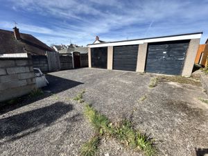 Photo 32- click for photo gallery